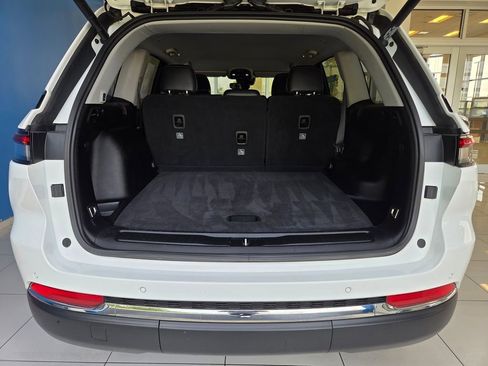 Used 2023 Jeep Grand Cherokee Limited AWD/4WD image 9