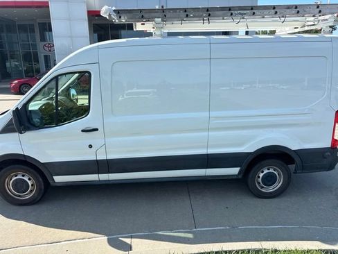 Used 2019 Ford Transit 250 148 Medium Roof RWD image 7