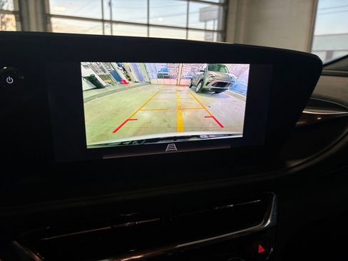 Used 2025 Buick Envista Sport Touring image 21