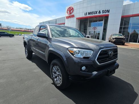 Used 2019 Toyota Tacoma SR5 AWD/4WD image 1