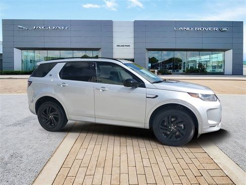 Used 2025 Land Rover Discovery Sport S image 3