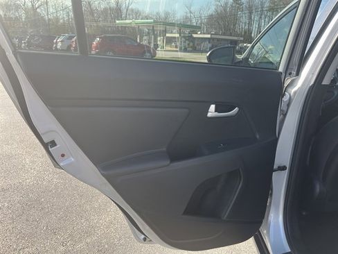 Used 2016 Kia Sportage LX w/ LX Popular Package image 28