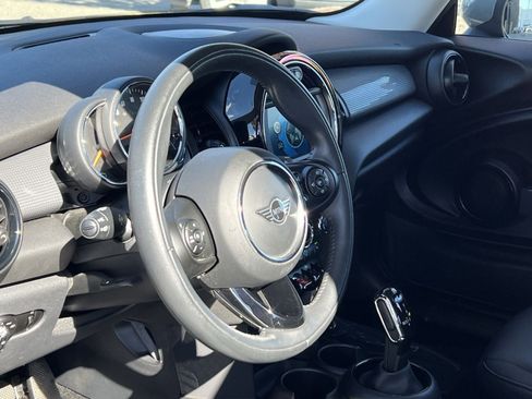Used 2020 MINI Cooper 2-Door Hardtop image 17