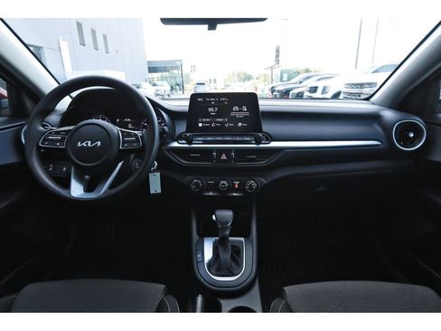 Used 2024 Kia Forte LXS w/ LXS Technology Package FWD image 11