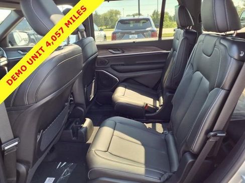 New 2025 Jeep Grand Cherokee L Limited w/ Luxury Tech Group II AWD/4WD image 17