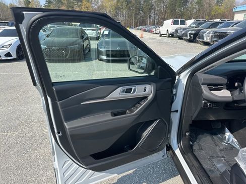 Used 2026 Ford Explorer Active image 24