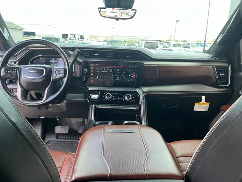Used 2024 GMC Sierra 3500 Denali Ultimate image 20