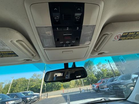 Used 2011 Lexus GX 460 Premium image 27