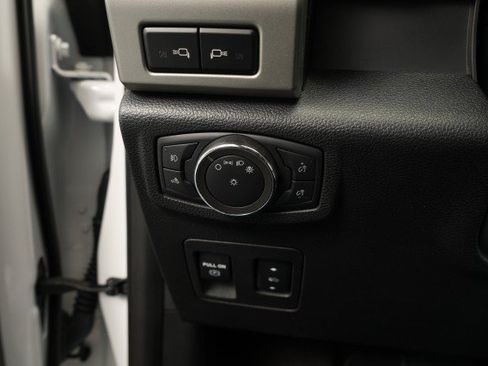 Used 2020 Ford F150 Lariat w/ Equipment Group 502A Luxury AWD/4WD image 40