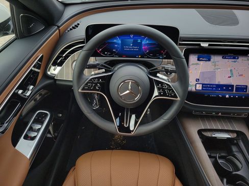 Used 2024 Mercedes-Benz E 350 4MATIC Sedan image 17