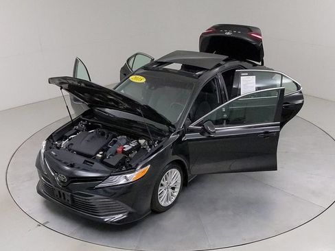 Used 2018 Toyota Camry XLE FWD image 43