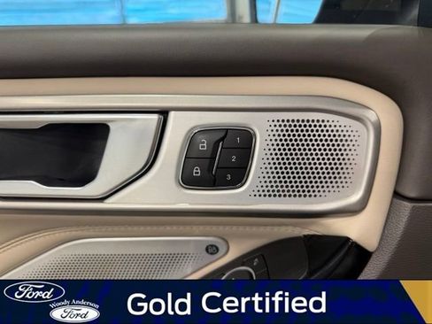 Certified 2024 Ford Explorer Platinum w/ Technology Package AWD/4WD image 21