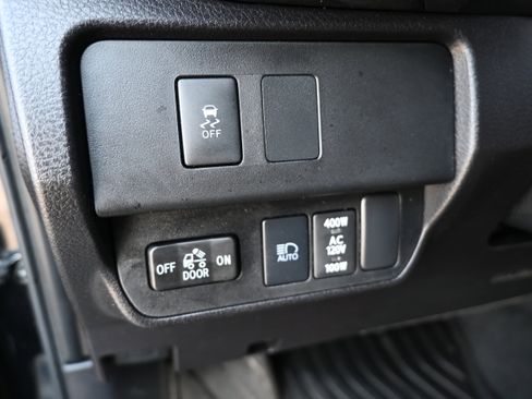 Used 2023 Toyota Tacoma TRD Off-Road image 19