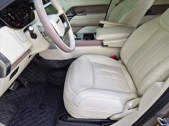 Used 2026 Land Rover Range Rover SE AWD/4WD image 14