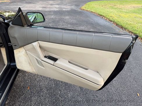 Used 1993 Cadillac Allante FWD image 68