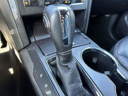 Used 2019 Ford Explorer XLT w/ Equipment Group 202A AWD/4WD image 41