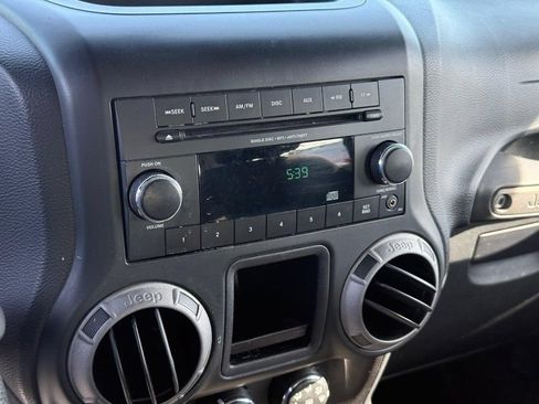 Used 2013 Jeep Wrangler Sport AWD/4WD image 8