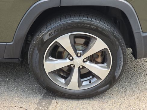 Used 2019 Jeep Cherokee Limited AWD/4WD image 34