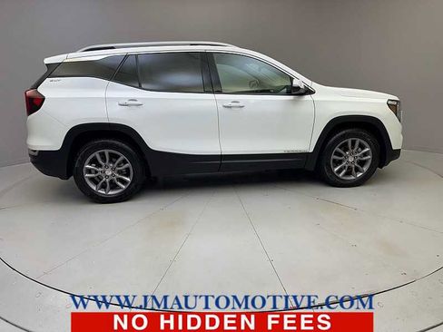 Used 2024 GMC Terrain SLT AWD/4WD image 6