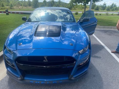 Used 2021 Ford Mustang Shelby GT500 w/ Technology Package RWD image 18