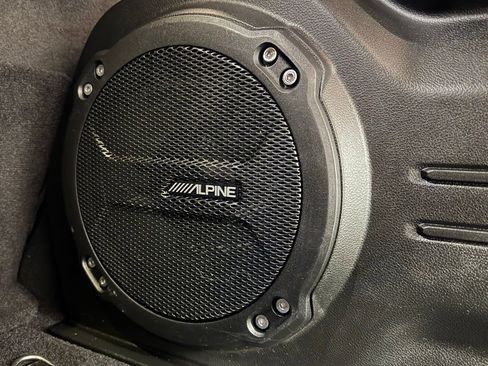 Used 2024 Jeep Wrangler Unlimited Rubicon AWD/4WD image 12
