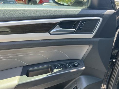 Used 2023 Volkswagen Atlas SE w/ Panoramic Sunroof Package AWD/4WD image 32