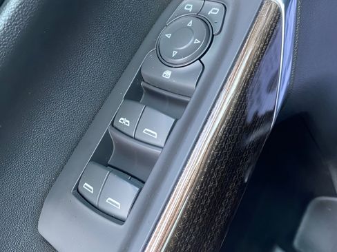 Used 2021 Chevrolet Silverado 1500 LT Trail Boss w/ Convenience Package II image 18