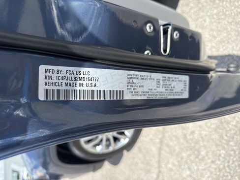 Used 2021 Jeep Cherokee Latitude Plus FWD image 30
