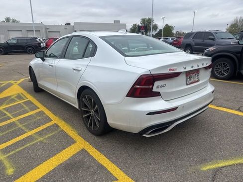 Used 2021 Volvo S60 T5 Momentum AWD/4WD image 9