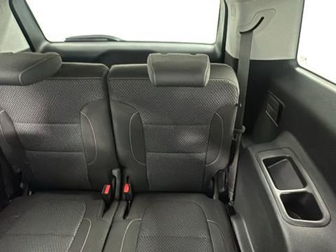 Used 2023 GMC Acadia SLE w/ Driver Convenience Package image 15