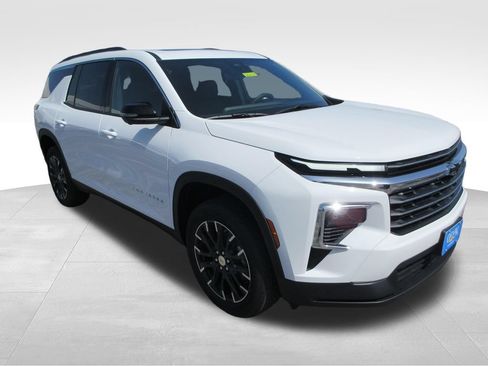 New 2026 Chevrolet Traverse LT w/ Sun and Wheel Package AWD/4WD image 8