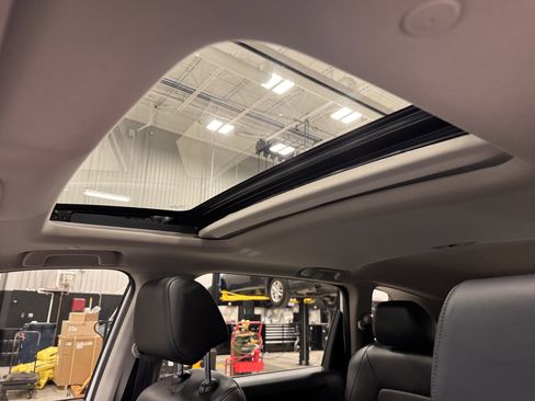 Used 2024 Honda CR-V EX-L image 16