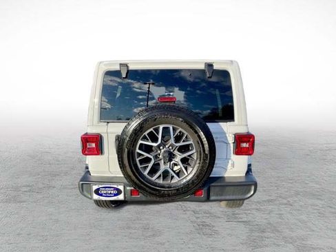 Used 2024 Jeep Wrangler Sahara image 6