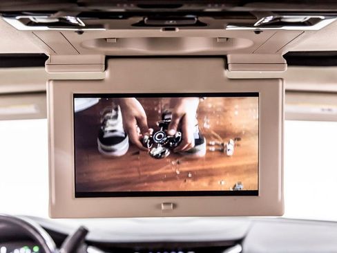 Used 2020 Cadillac Escalade Premium Luxury RWD image 17