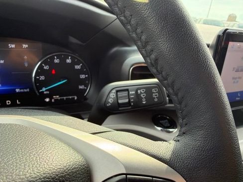 Used 2024 Ford Explorer XLT w/ Equipment Group 202A AWD/4WD image 39
