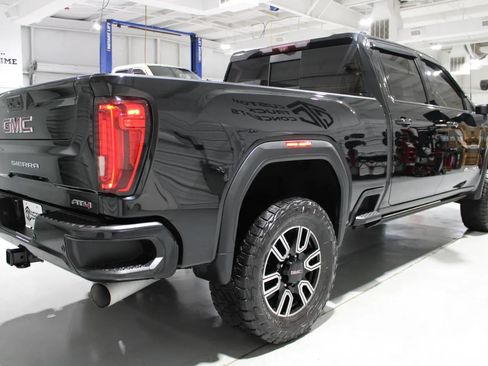 Used 2022 GMC Sierra 2500 AT4 w/ AT4 Premium Plus Package AWD/4WD image 28