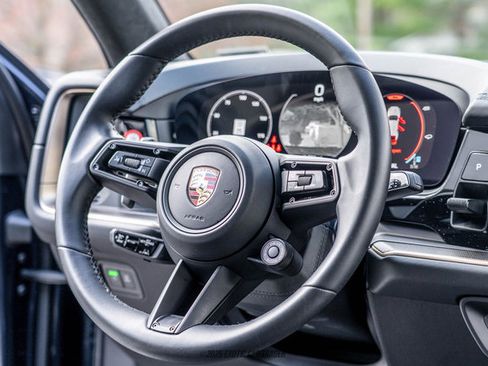 Used 2024 Porsche Cayenne S image 69