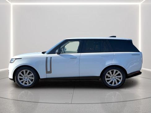 Used 2023 Land Rover Range Rover SE AWD/4WD image 2
