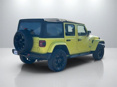 Used 2022 Jeep Wrangler Unlimited Sahara image 5
