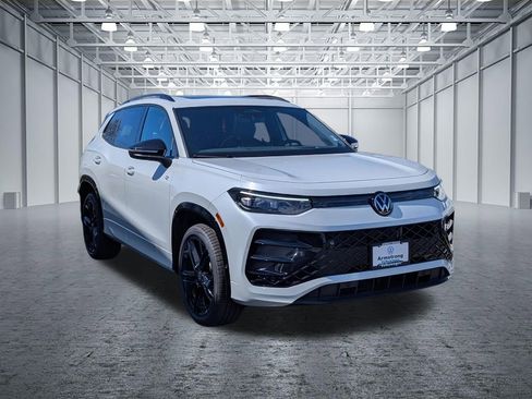 New 2026 Volkswagen Tiguan SE R-Line AWD/4WD image 7