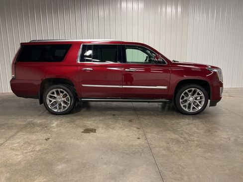 Used 2018 Cadillac Escalade ESV Premium Luxury image 2