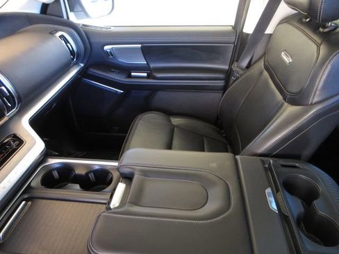 Certified 2025 Ford Expedition Max Platinum image 20