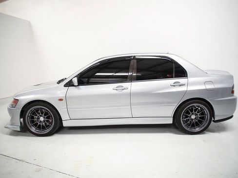 Used 2003 Mitsubishi Lancer Evolution AWD/4WD image 3