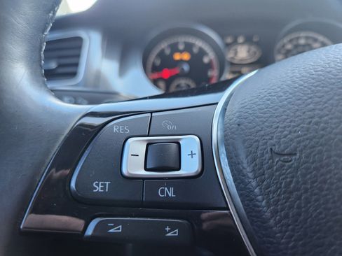 Used 2017 Volkswagen Golf Alltrack S image 16