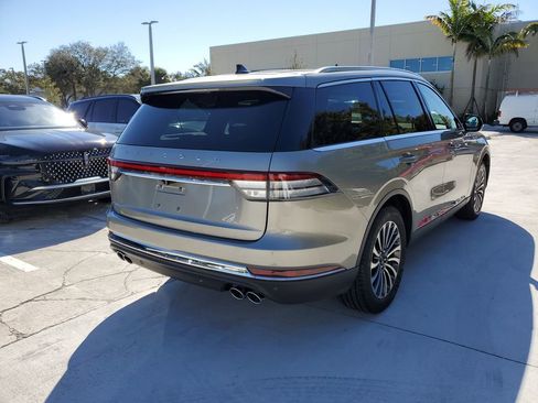 Certified 2023 Lincoln Aviator Standard w/ Premium Package image 4