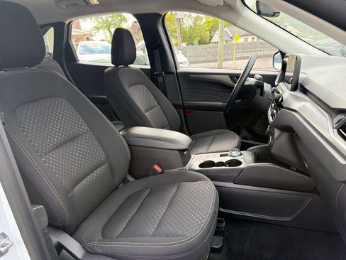 Certified 2025 Ford Escape Active AWD/4WD image 24