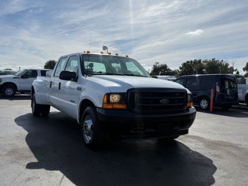 Used 2001 Ford F350 XL image 3