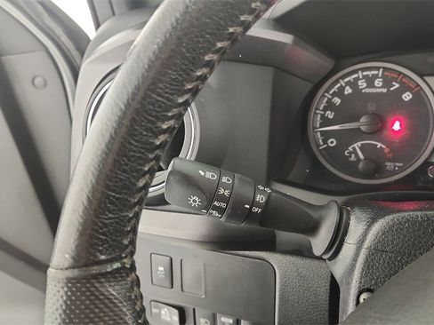 Used 2023 Toyota Tacoma TRD Off-Road image 23