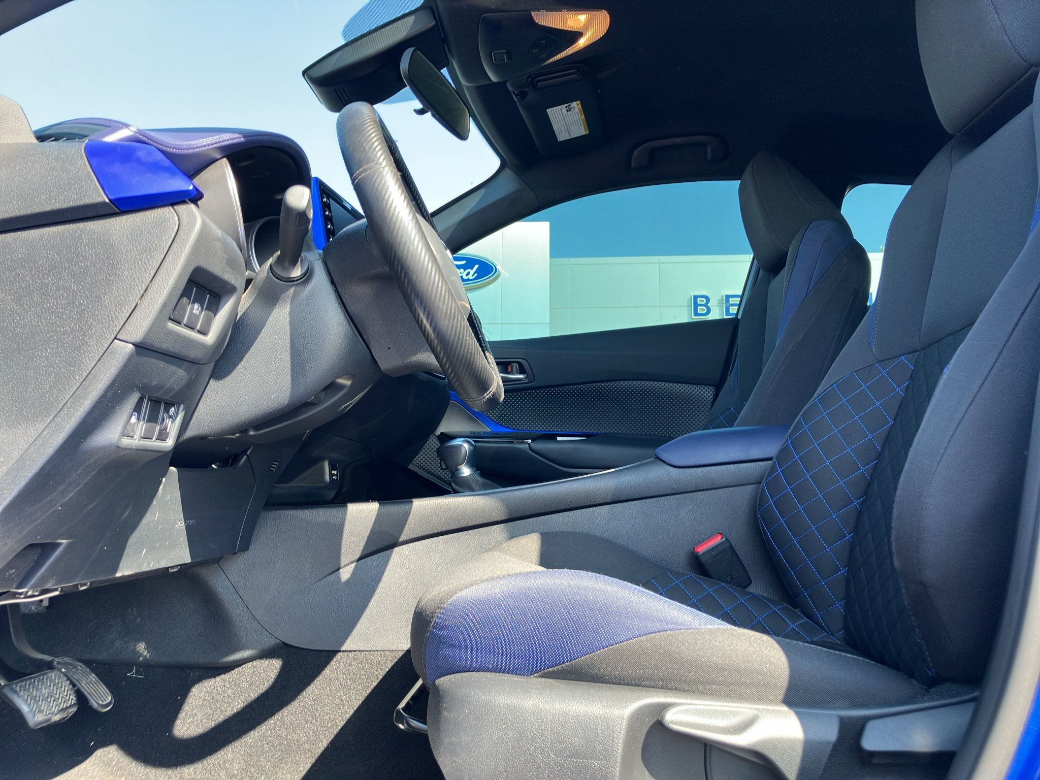Used 2021 Toyota C-HR XLE FWD image 25