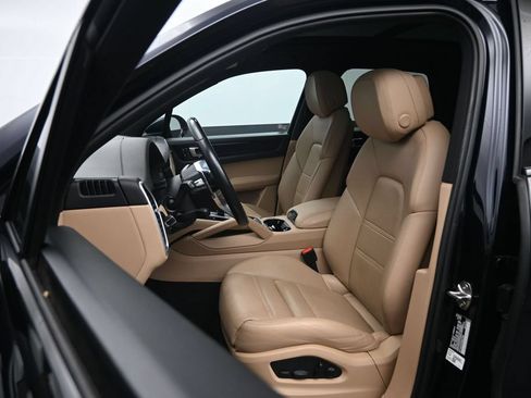 Used 2023 Porsche Cayenne AWD/4WD image 20